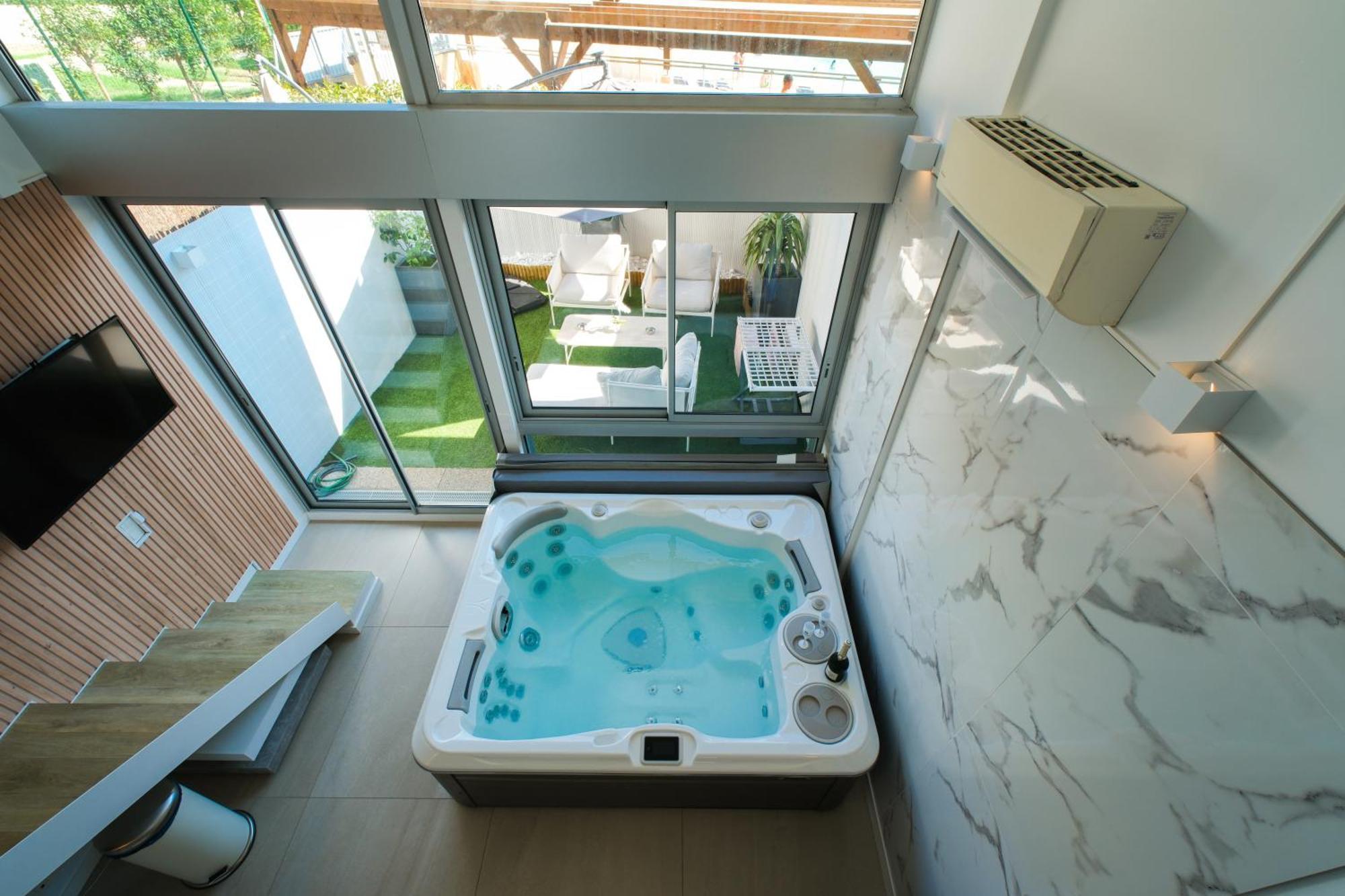Villa Bono Jacuzzi & Spa Saint-Laurent-du-Var Dış mekan fotoğraf
