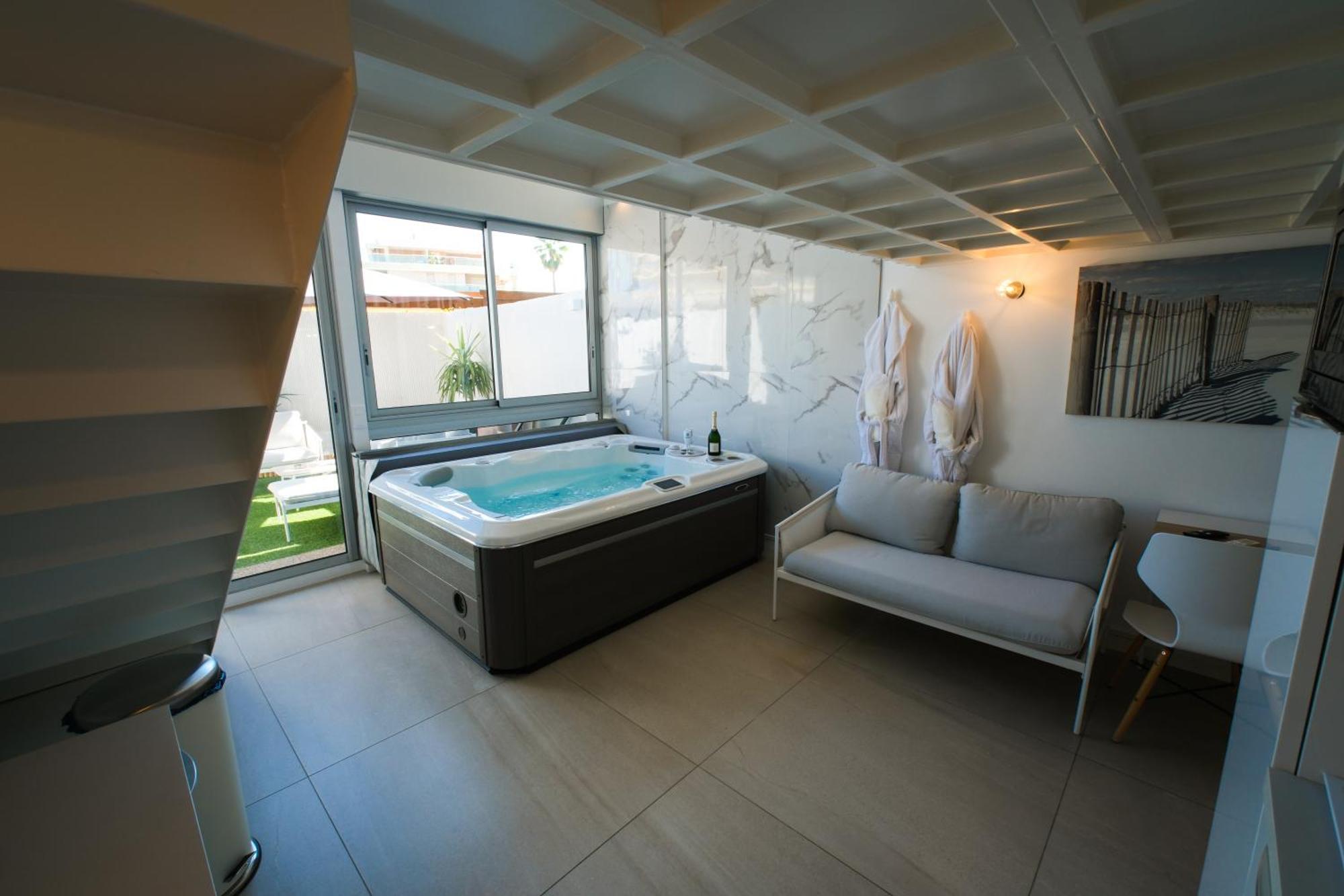 Villa Bono Jacuzzi & Spa Saint-Laurent-du-Var Dış mekan fotoğraf